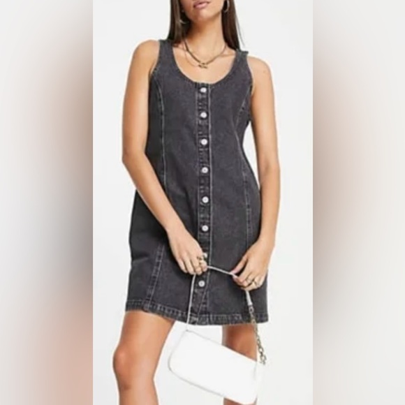 LEVI’S TULI DENIM MINI DRESS NWT Size S BLACK STONEWASH - Picture 1 of 10